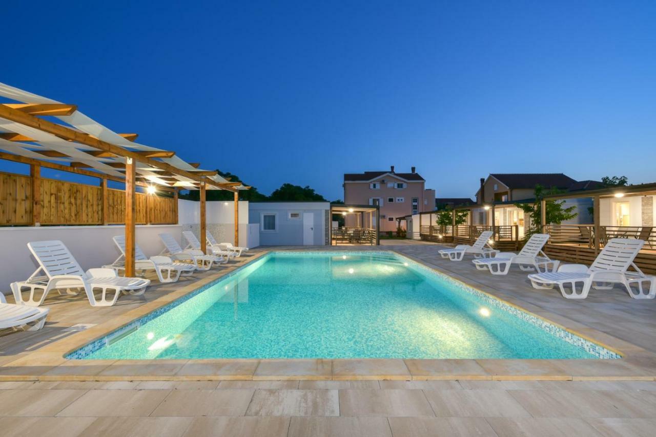 Bungalov Medanic - Private Pool Привлака Екстериор снимка