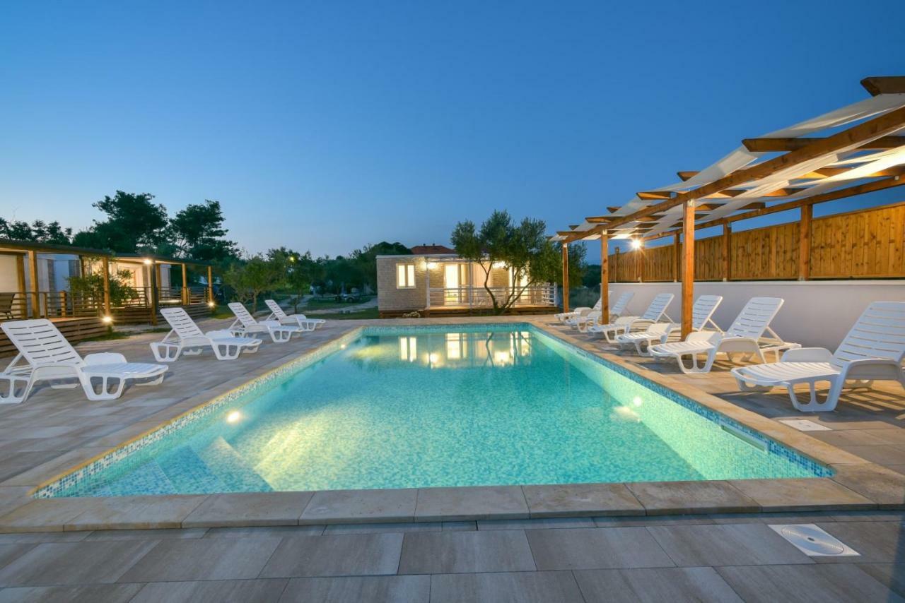 Bungalov Medanic - Private Pool Привлака Екстериор снимка