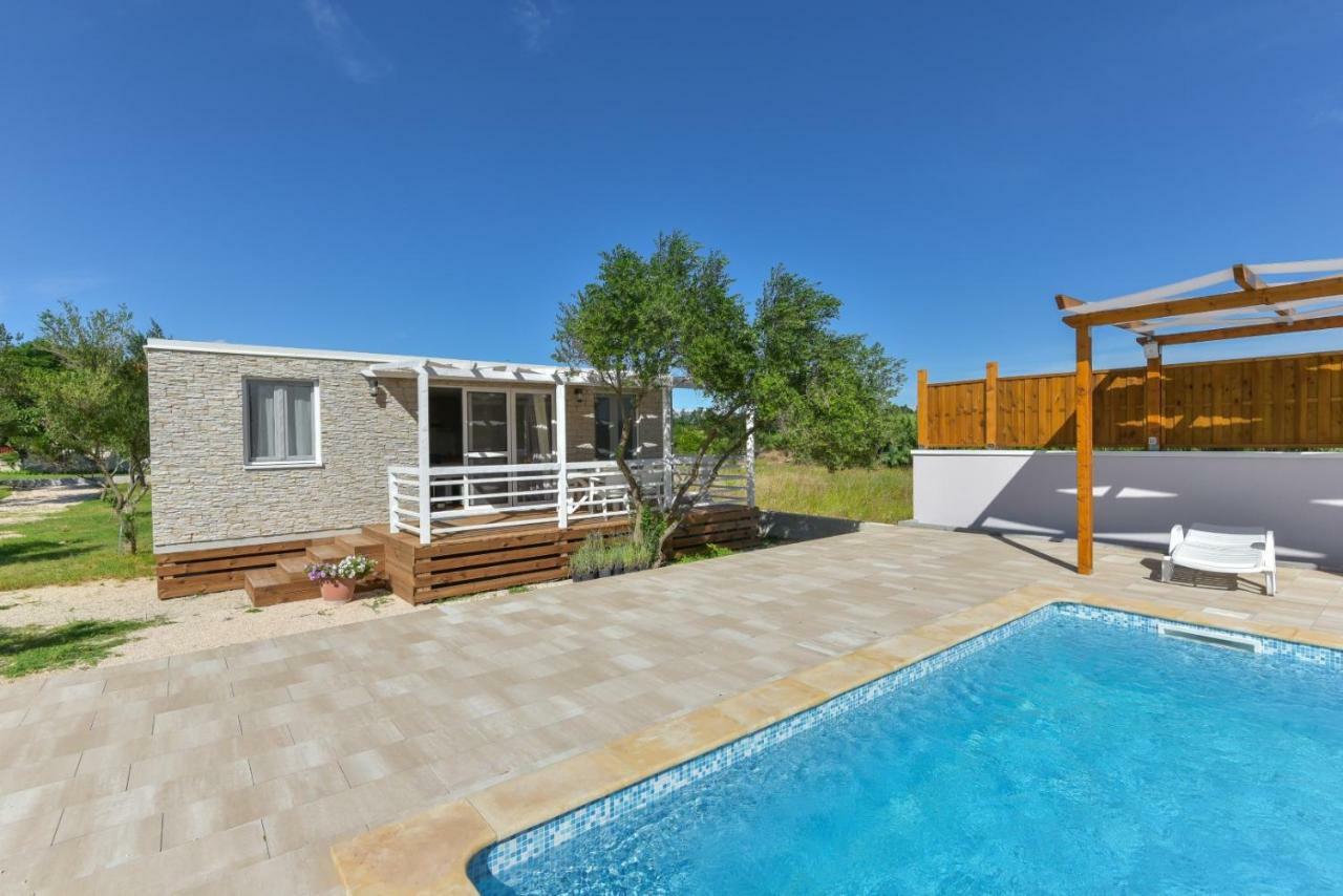 Bungalov Medanic - Private Pool Привлака Екстериор снимка