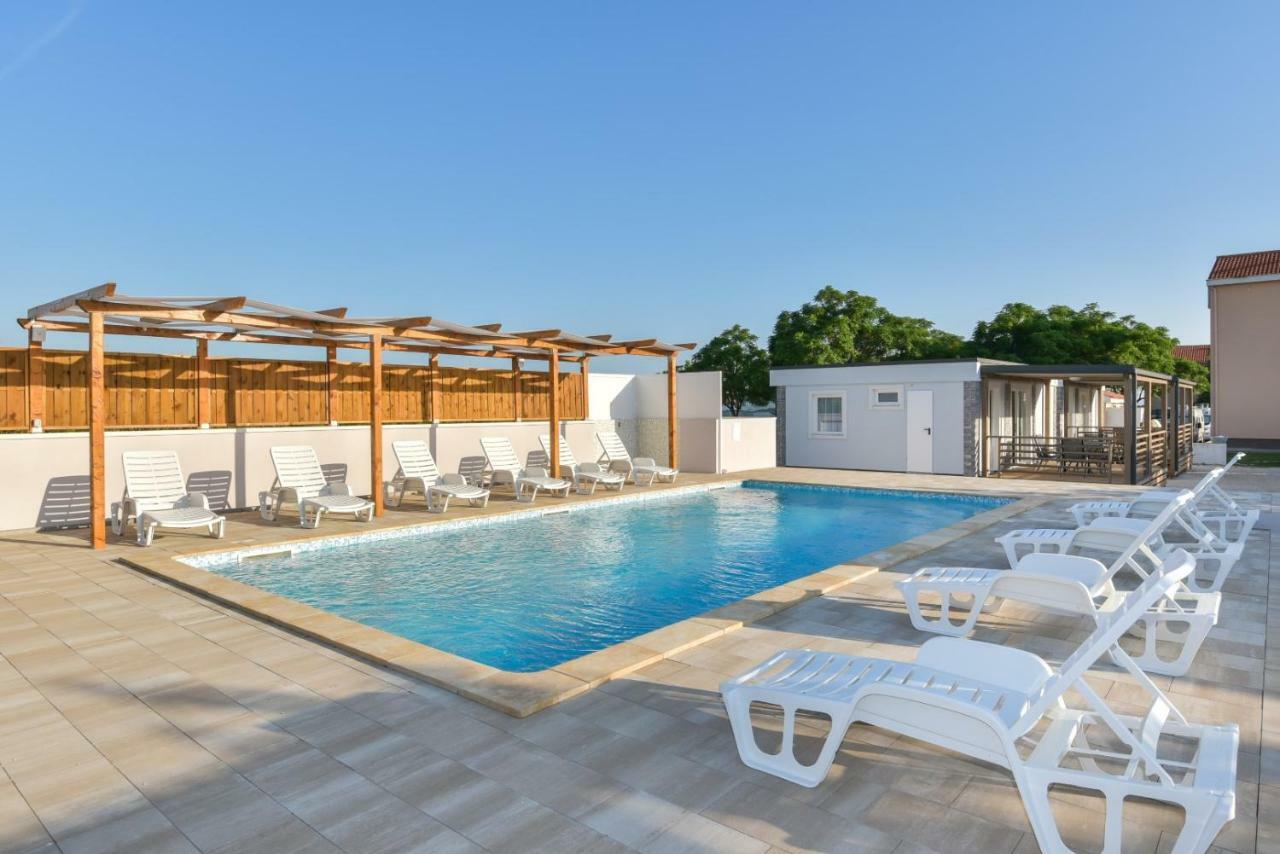 Bungalov Medanic - Private Pool Привлака Екстериор снимка